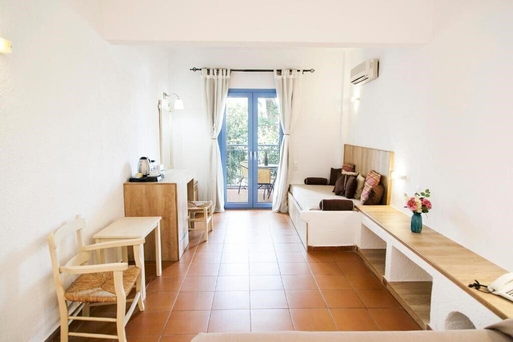 Территория Elpida Village 4*