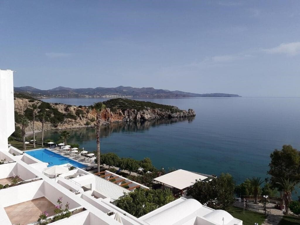 Отель Istron Bay 5*