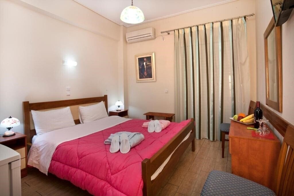 Панорама Loutraki Hotel 2*