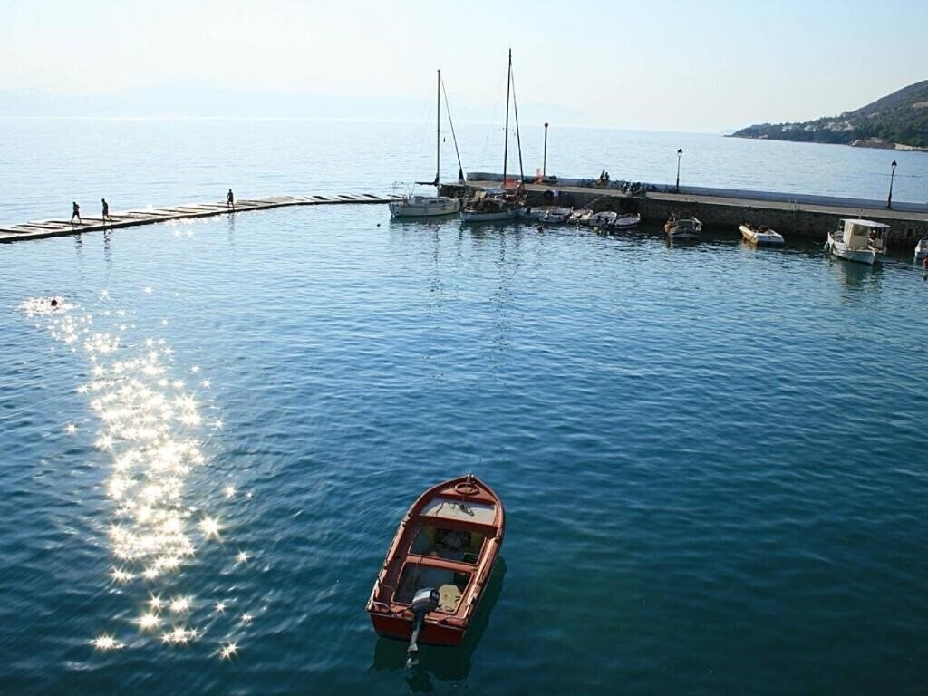 Апартаменты Akti Hotel Loutraki 2*