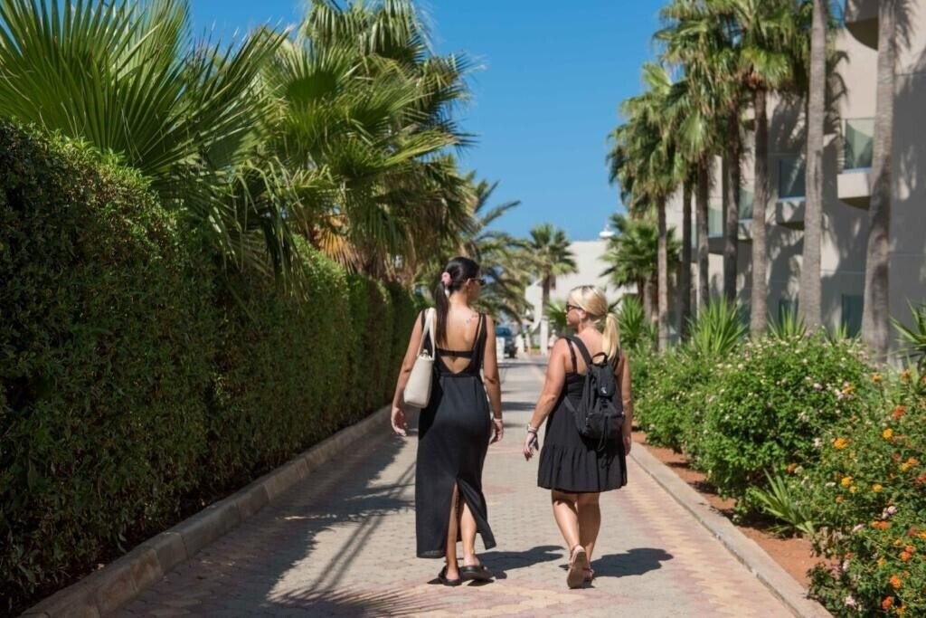 Панорама Aeolos Beach Resort Hotel & Watersports 4*