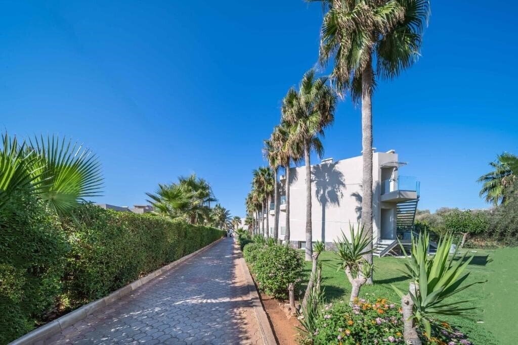 Апартаменти Aeolos Beach Resort Hotel & Watersports 4*