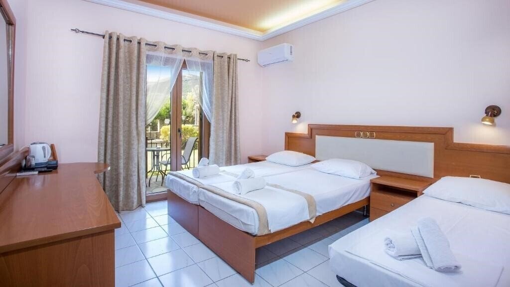 Територія Castello Rosso 3*