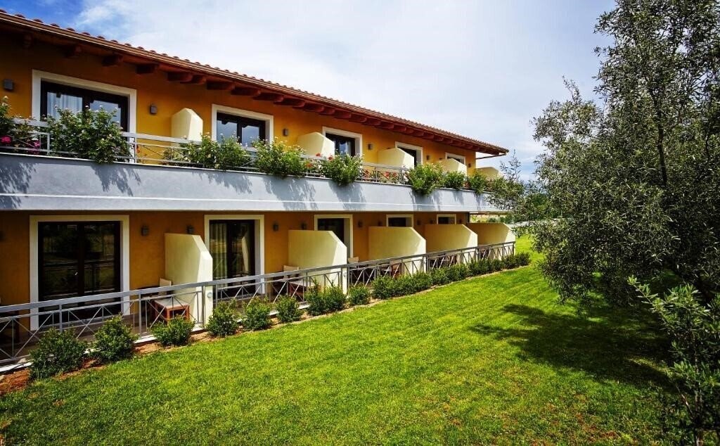 Вид Miramare Eretria 4*