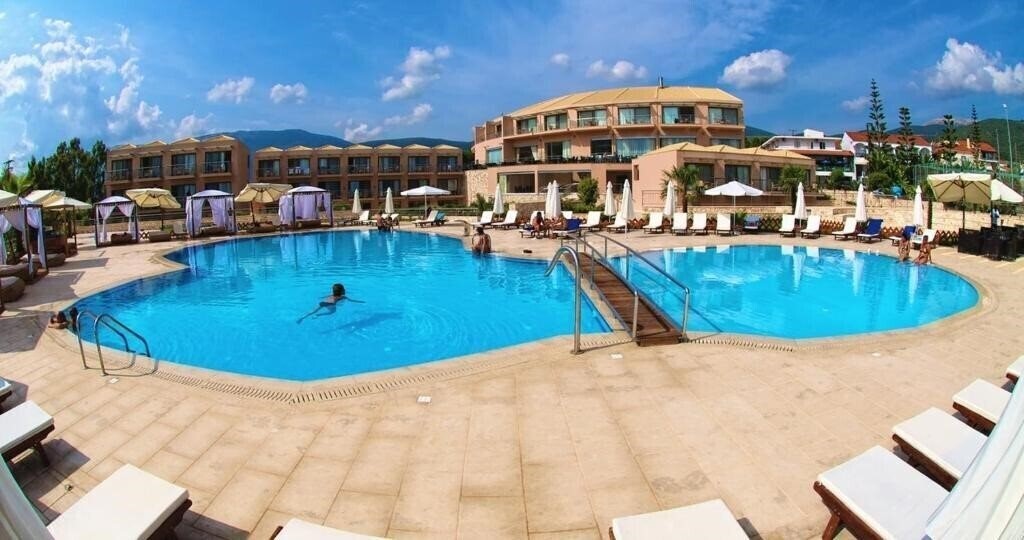 Апартаменти Ionian Emerald Resort 5*