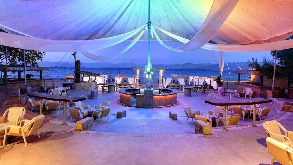 Вид Island Beach Resort 3*