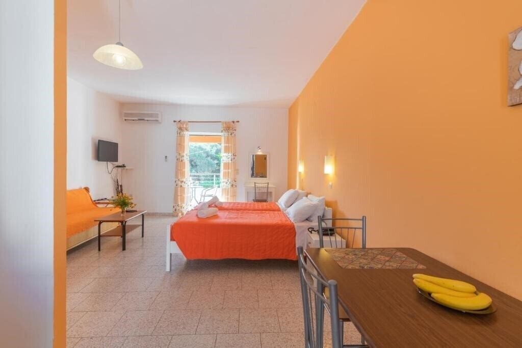 Апартаменти Crystal Blue Apts 3*