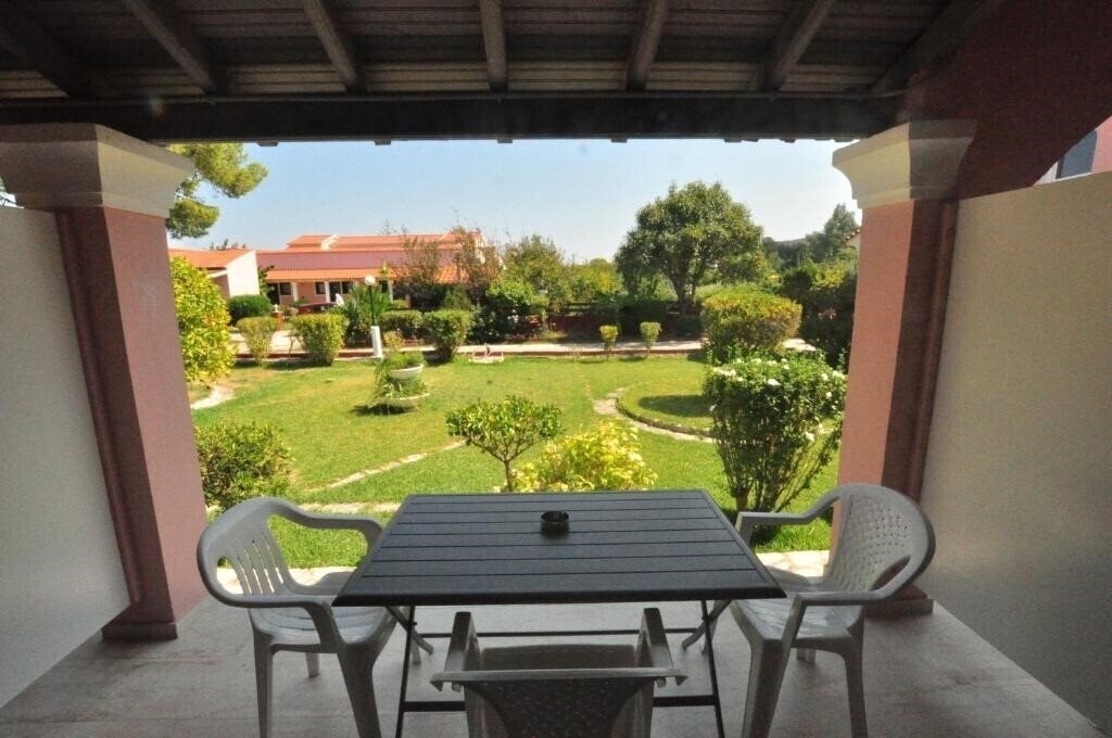 Апартаменти Tassos Apartments & Pool 2*