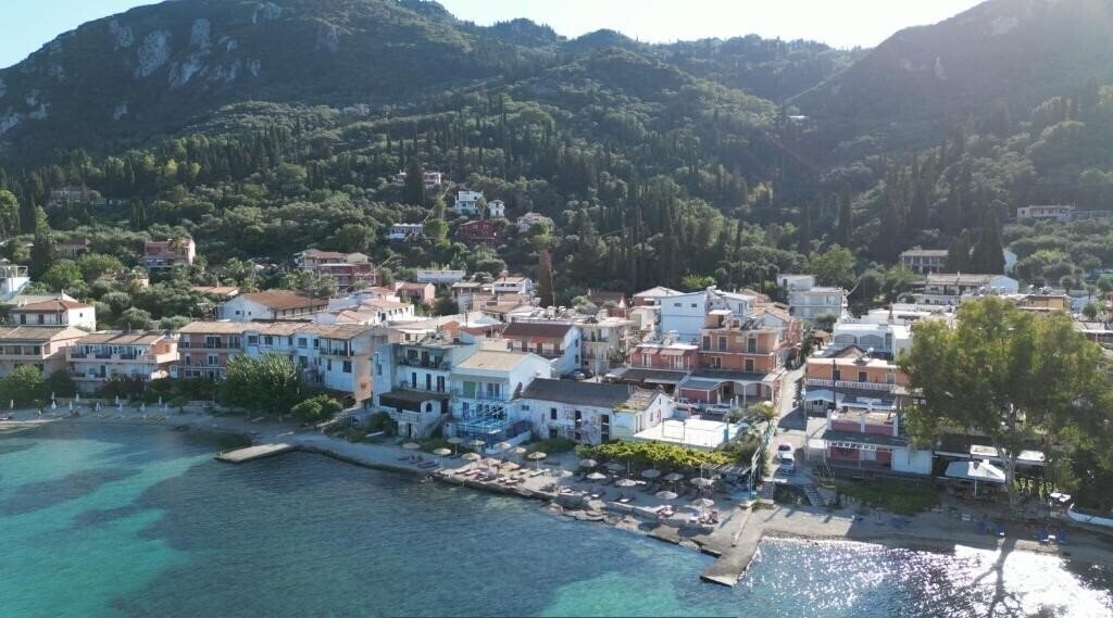 Территория Avra Budget Beach Hotel 1*