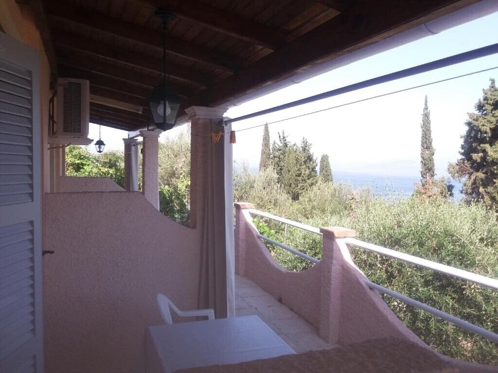 Вид Apostolos & Eleni Family Apartments 3*