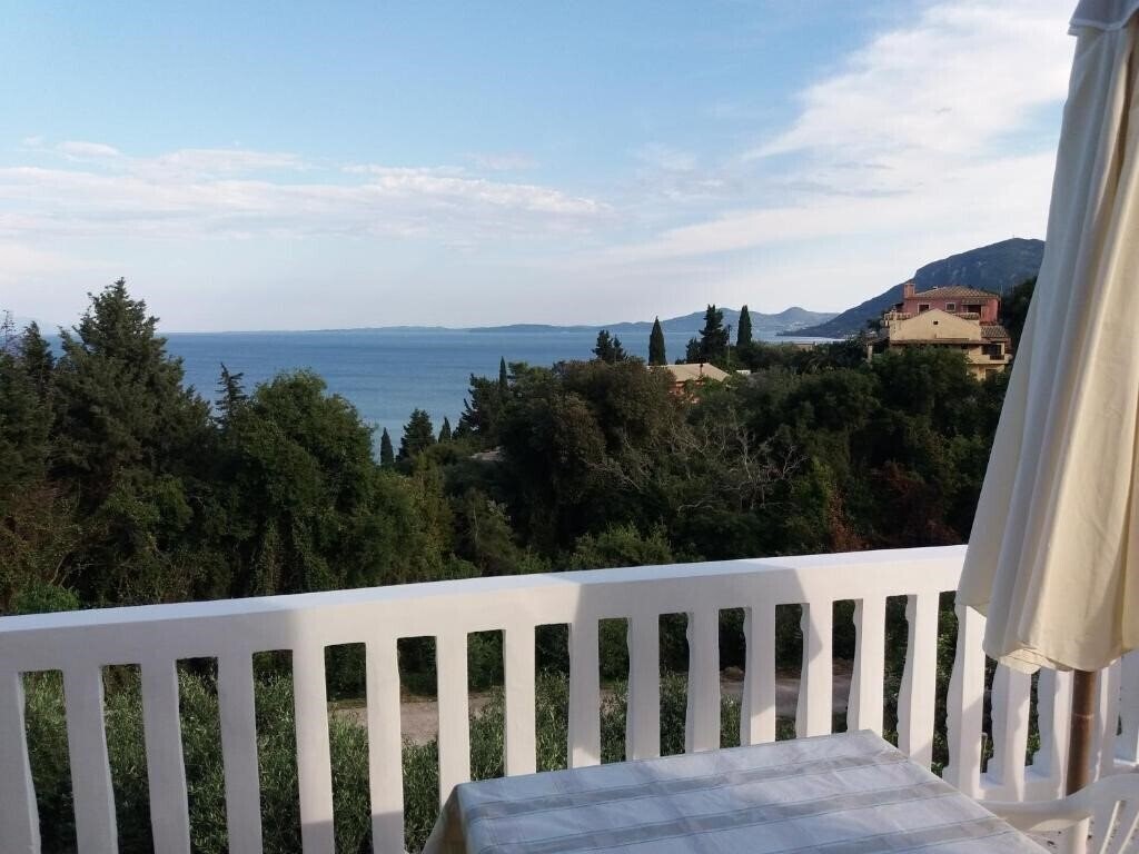 Панорама Apostolos & Eleni Family Apartments 3*