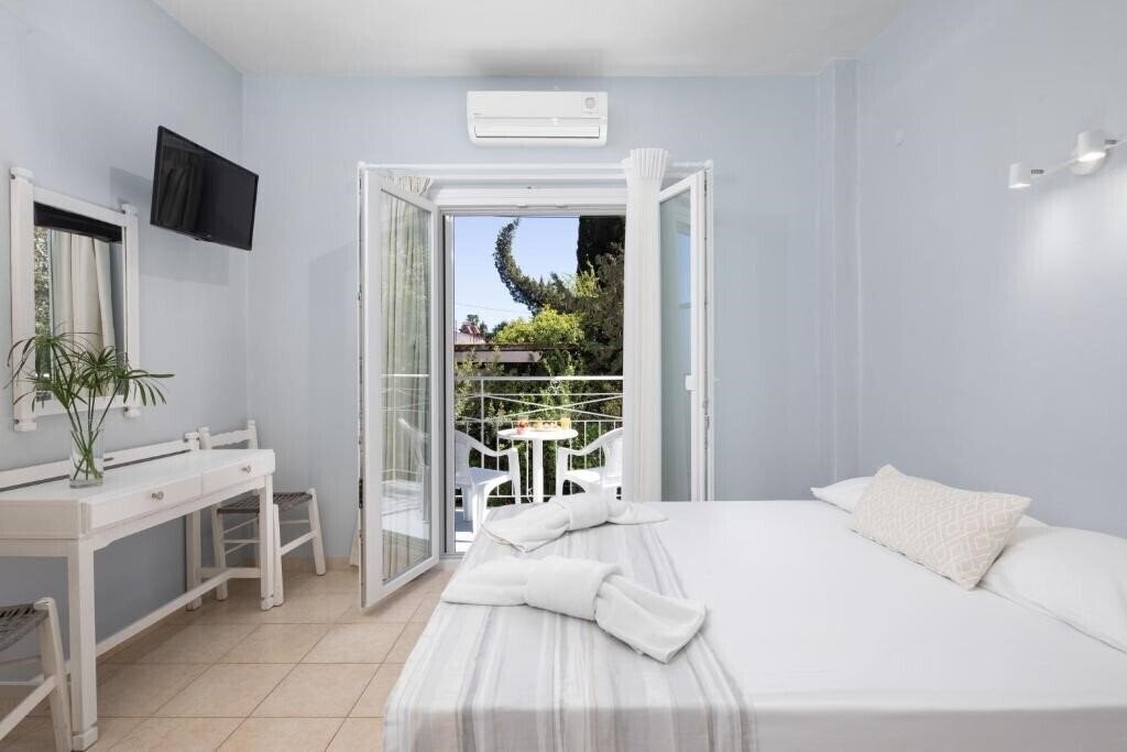 Вид Bella Vista Beach Hotel 2*