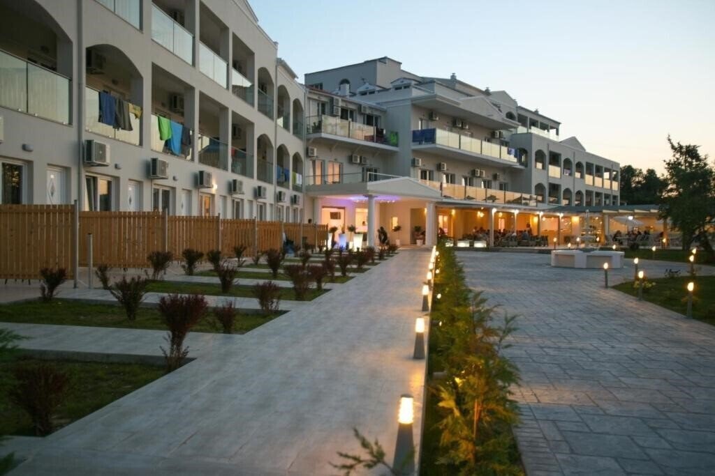 Панорама Saint George Palace Hotel 4*