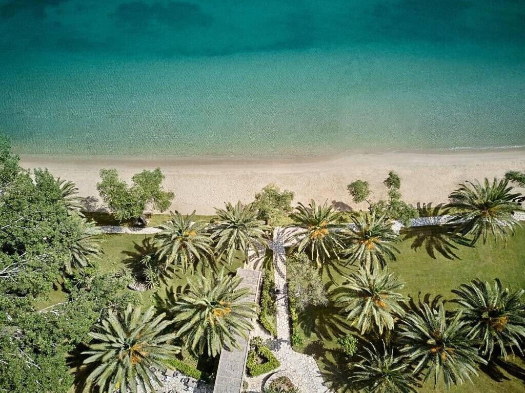 Отель Grecotel Luxme Daphnila Bay 4*