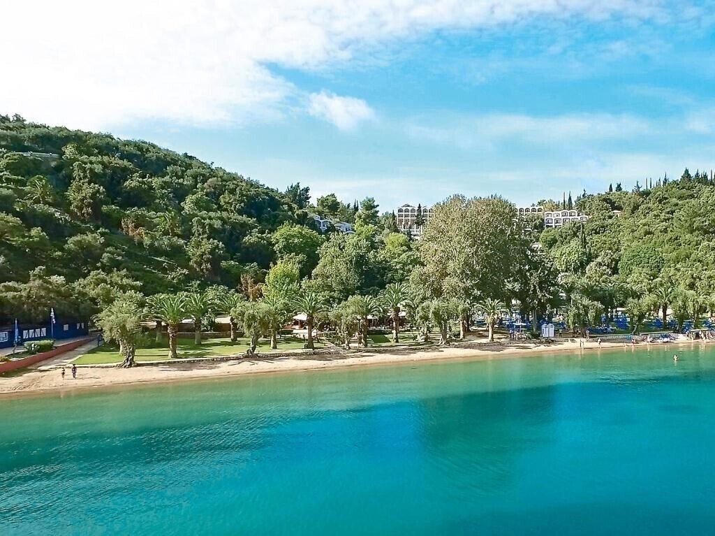 Вид Grecotel Luxme Daphnila Bay 4*