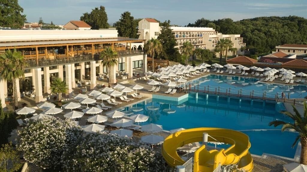 Апартаменти Roda Beach Resort & SPA 5*