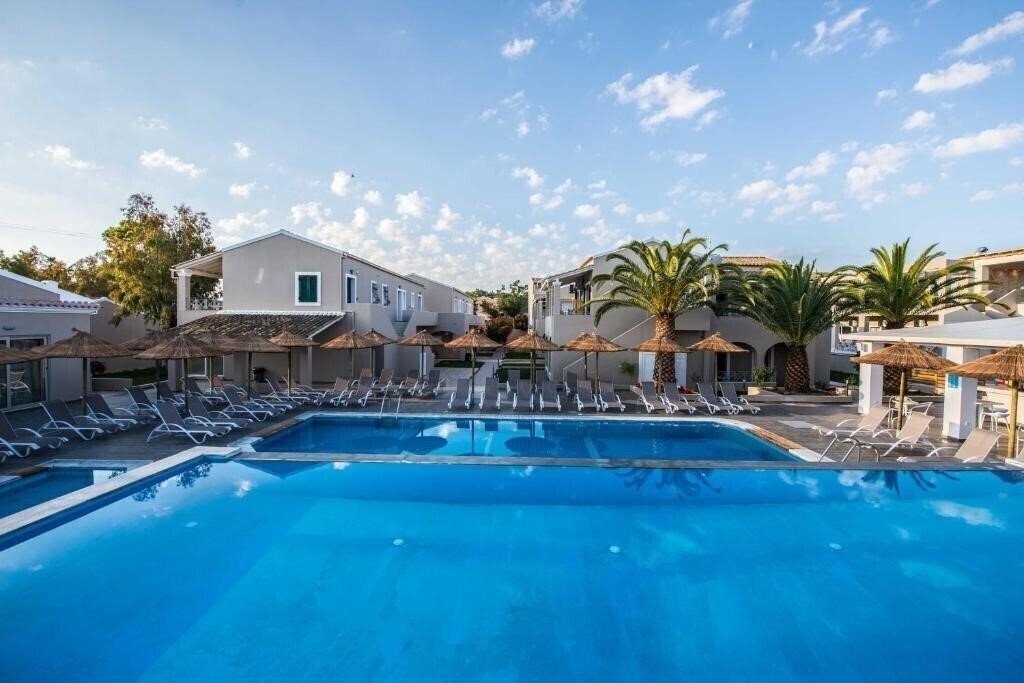 Апартаменты Amour Holiday Resort 4*