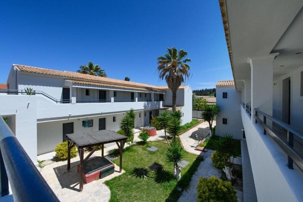 Апартаменти Sun Gate Hotel 3*