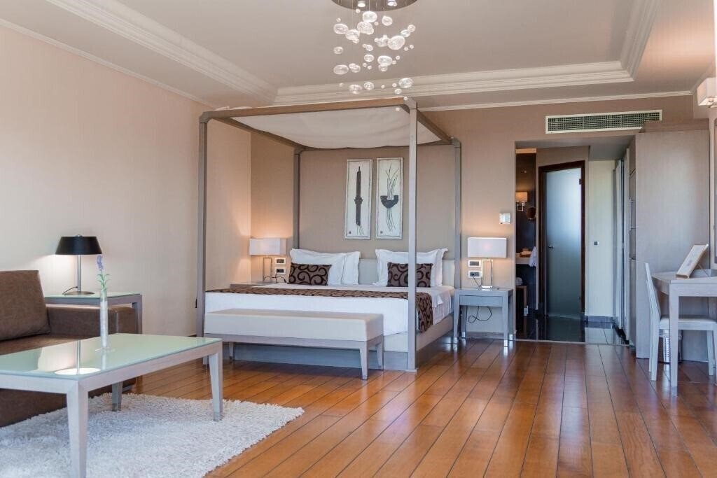 Апартаменты Restia Suites 5*