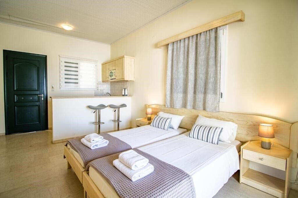 Апартаменти Sunrose Beach Aparthotel 3*