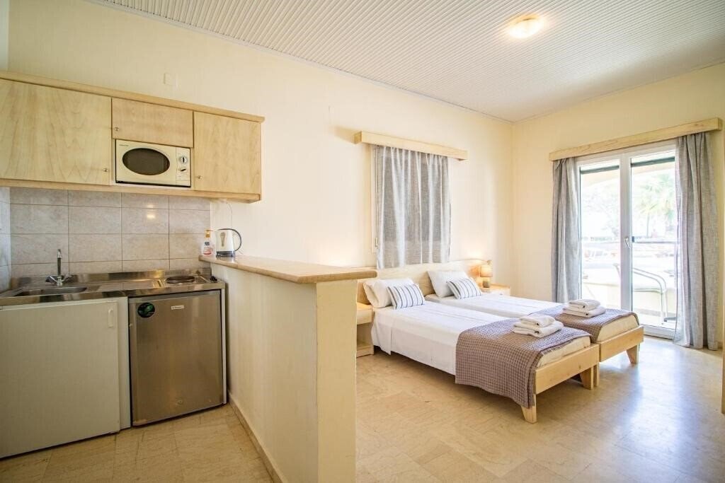 Панорама Sunrose Beach Aparthotel 3*