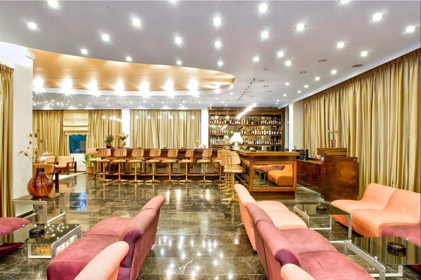 Апартаменты Golden Alexandros Hotel 4*