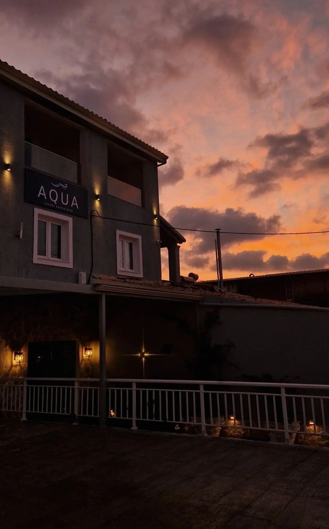 Фотографія Aqua Luxury Suites by Estia Roda 3*