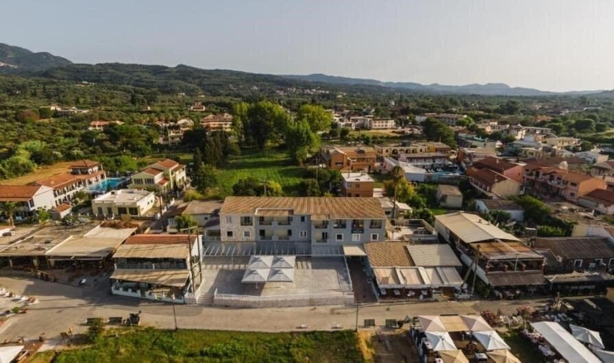 Готель Aqua Luxury Suites by Estia Roda 3*