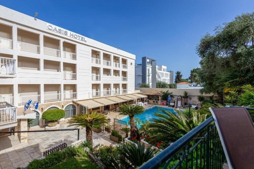 Территория Hotel Oasis Corfu 3*