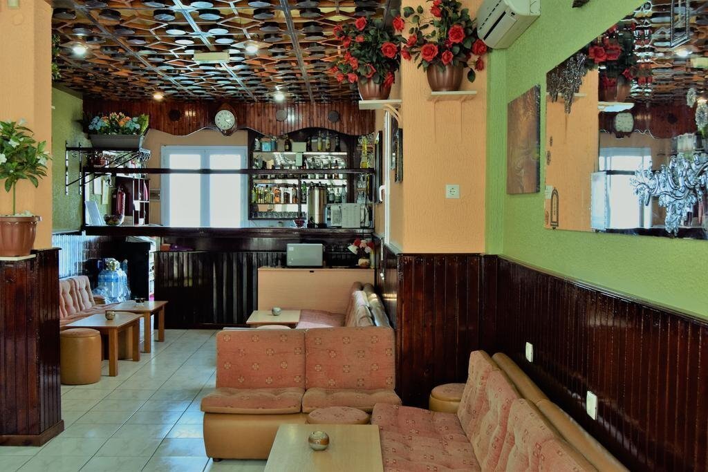 Вид Perama Hotel 2*