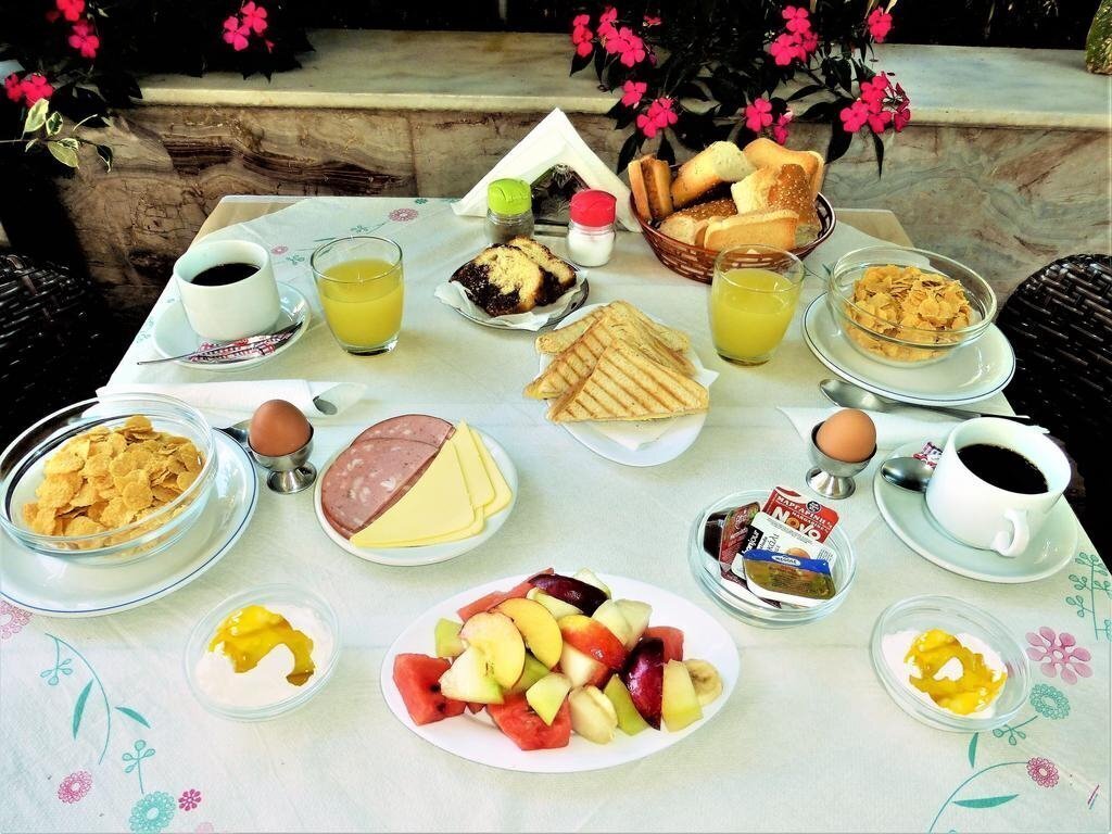 Панорама Perama Hotel 2*