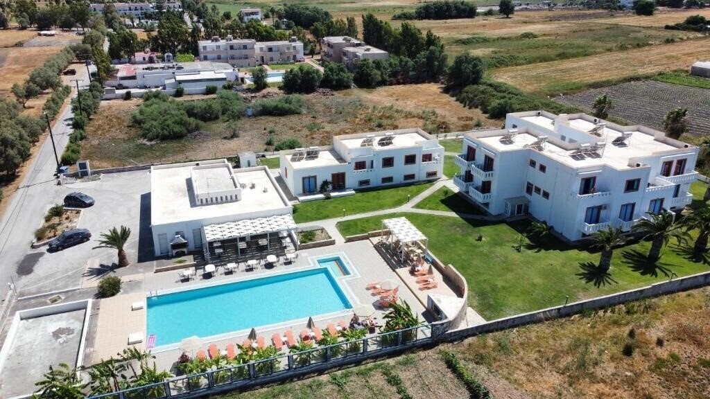 Территория Bouradanis Village Hotel 3*