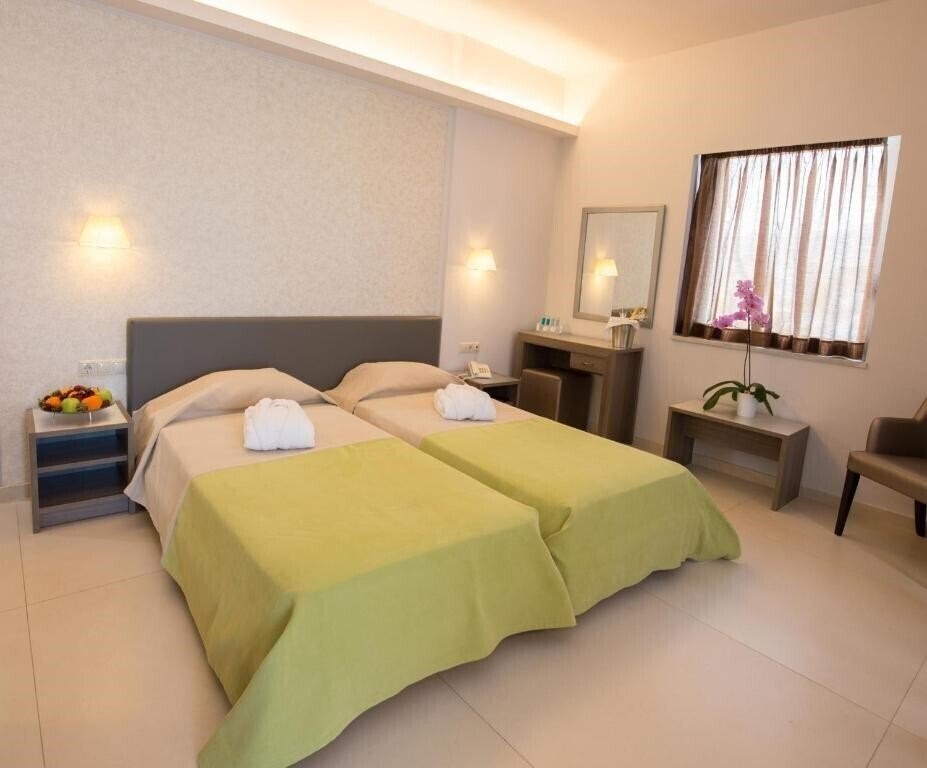 Вид Astron Hotel 3*