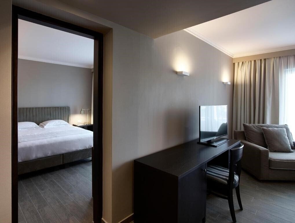 Апартаменты Pelagos Suites 3*