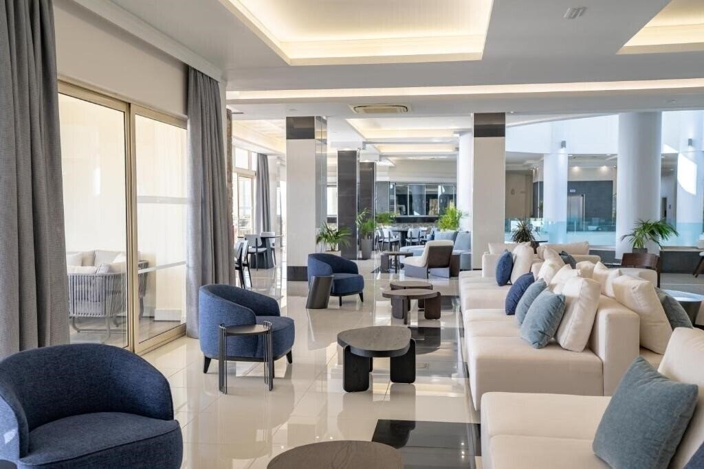 Апартаменти Grand Blue Beach Hotel 5*