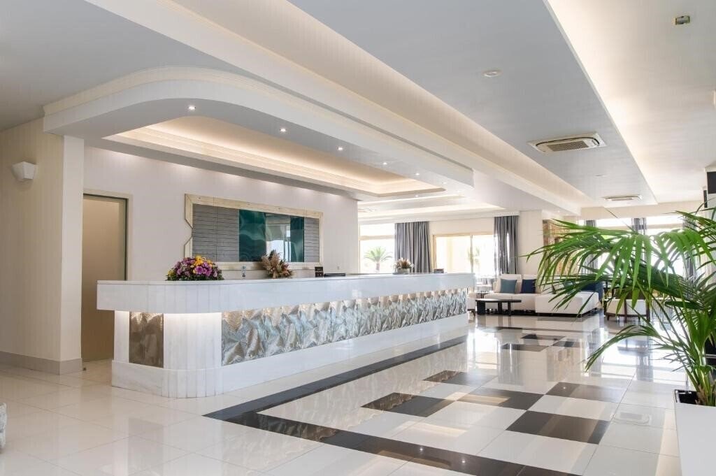 Панорама Grand Blue Beach Hotel 5*