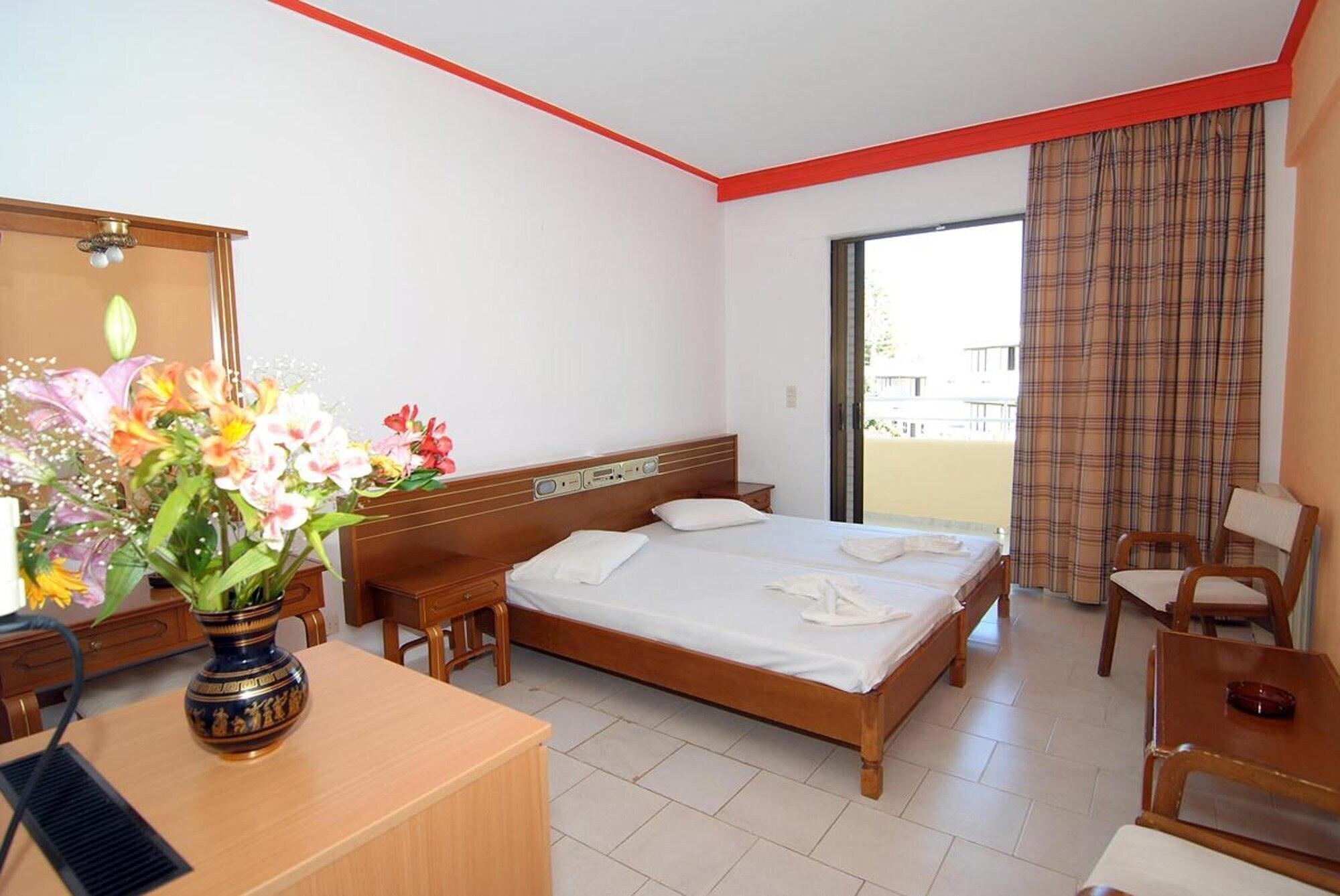 Територія Iris Hotel Psalidi 3*