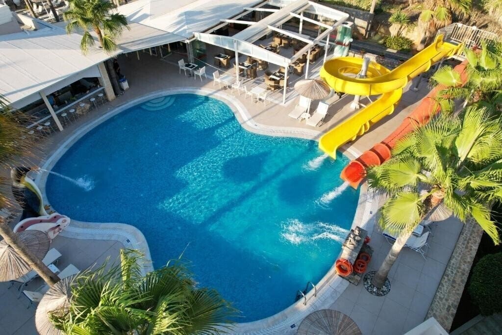 Апартаменты The Aeolos Beach Hotel 4*