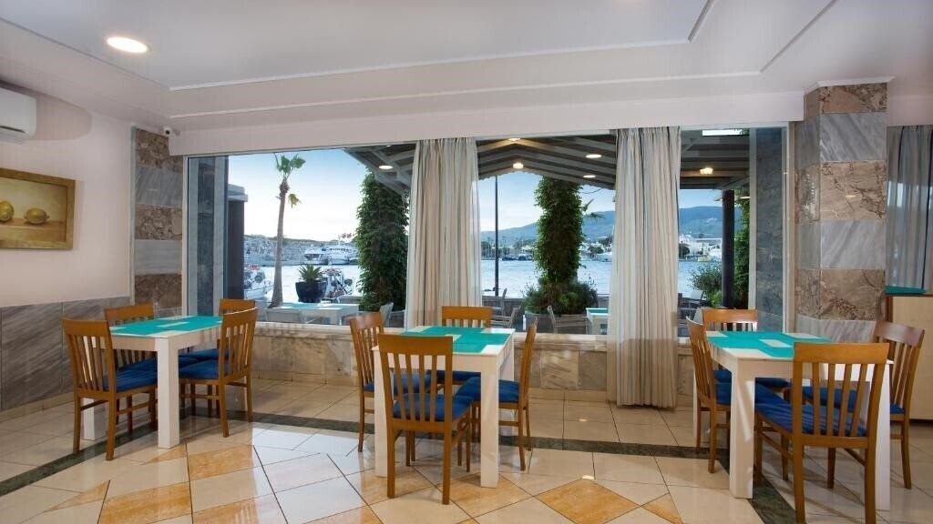 Територія Kosta Palace 4*