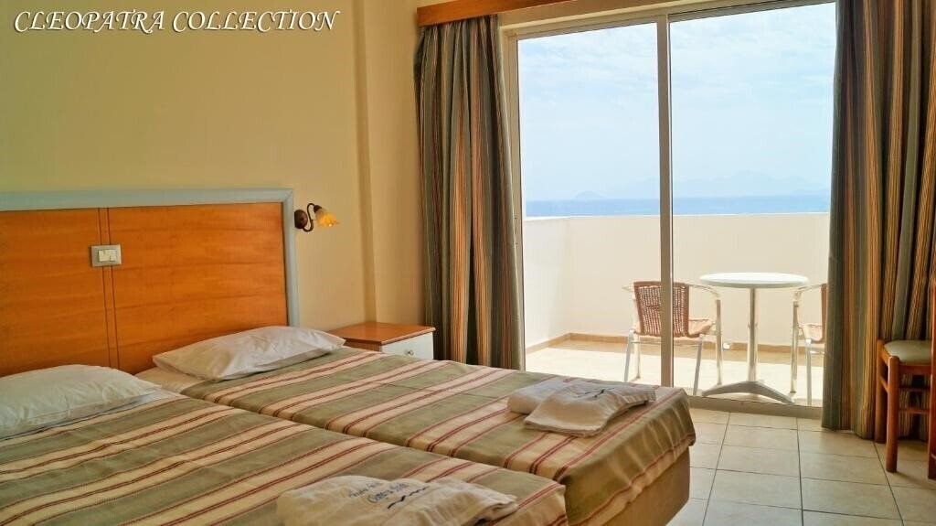 Панорама Kris Mari Hotel 3*