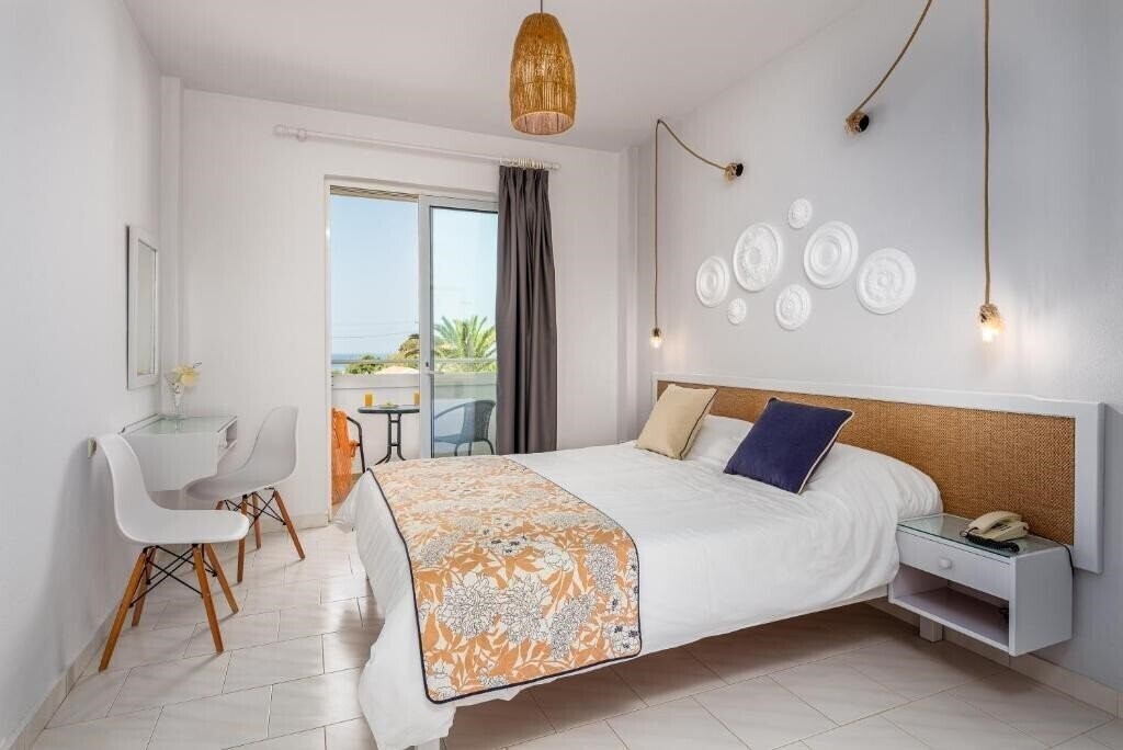 Фото Chryssana Beach Hotel 3*