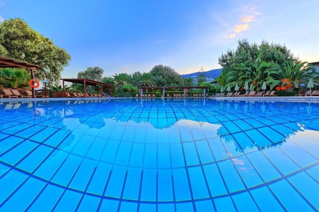 Территория Apollonia Beach Resort & SPA 5*