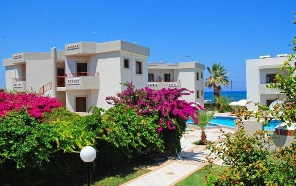 Фото John Mary Apartments 2*