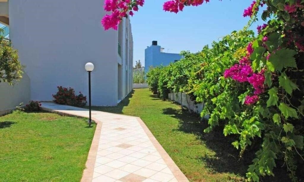 Вид John Mary Apartments 2*