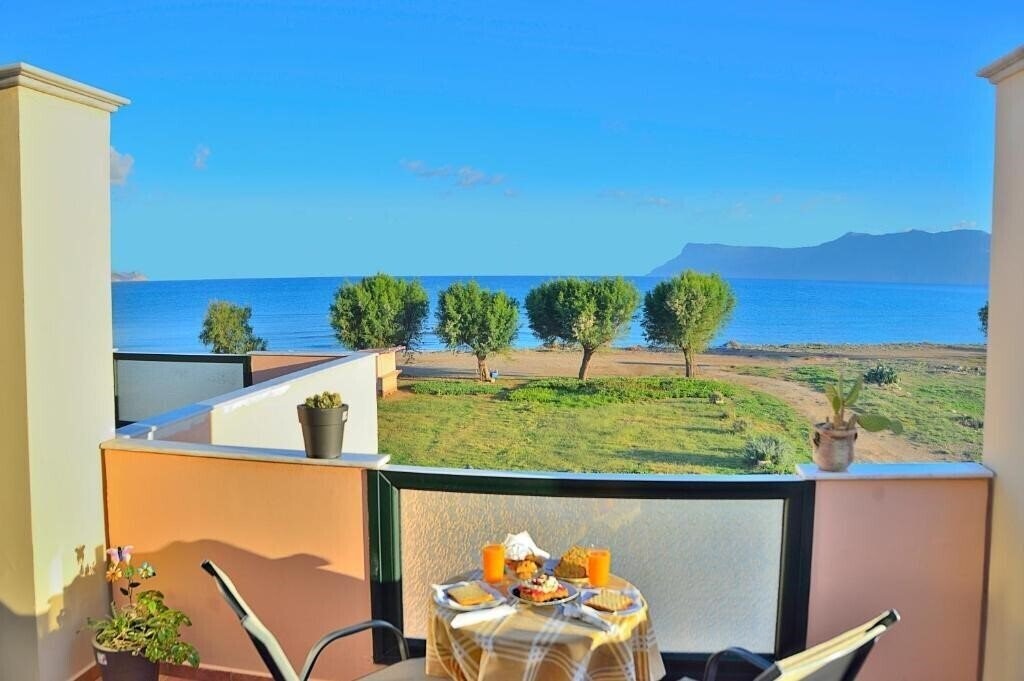 Фотография Gyrogiali Apartments 3*