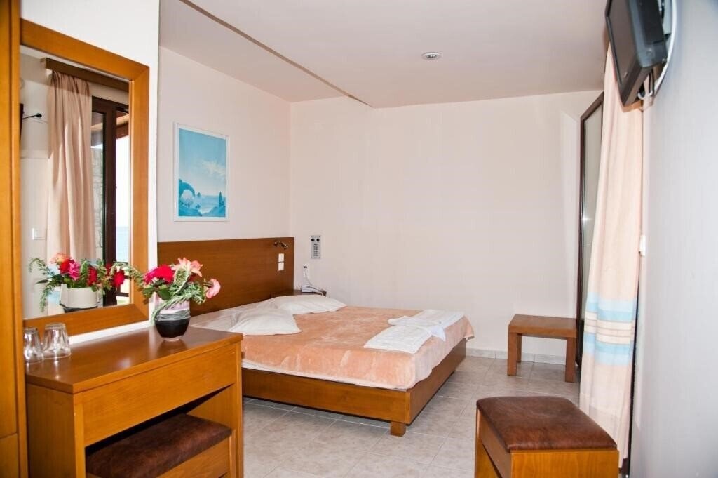 Територія Ekavi Hotel 3*