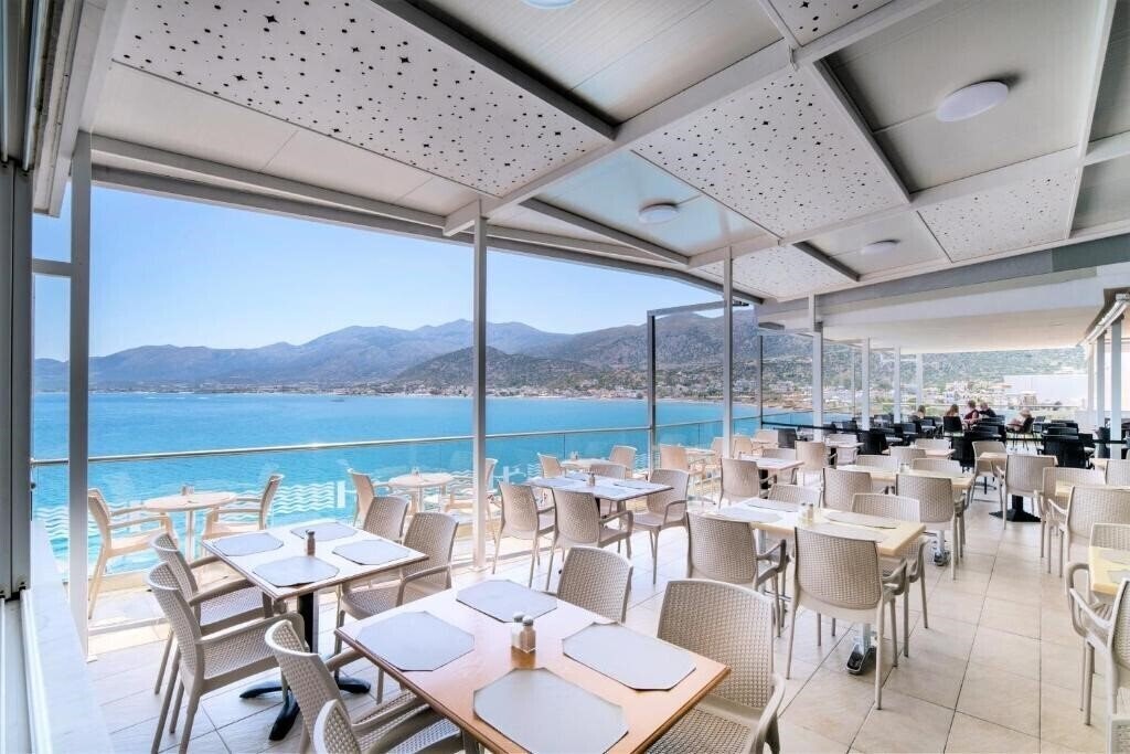 Апартаменти Horizon Beach 4*