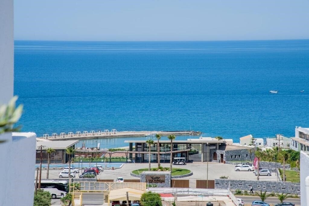 Вид Semiramis Village Hotel 4*