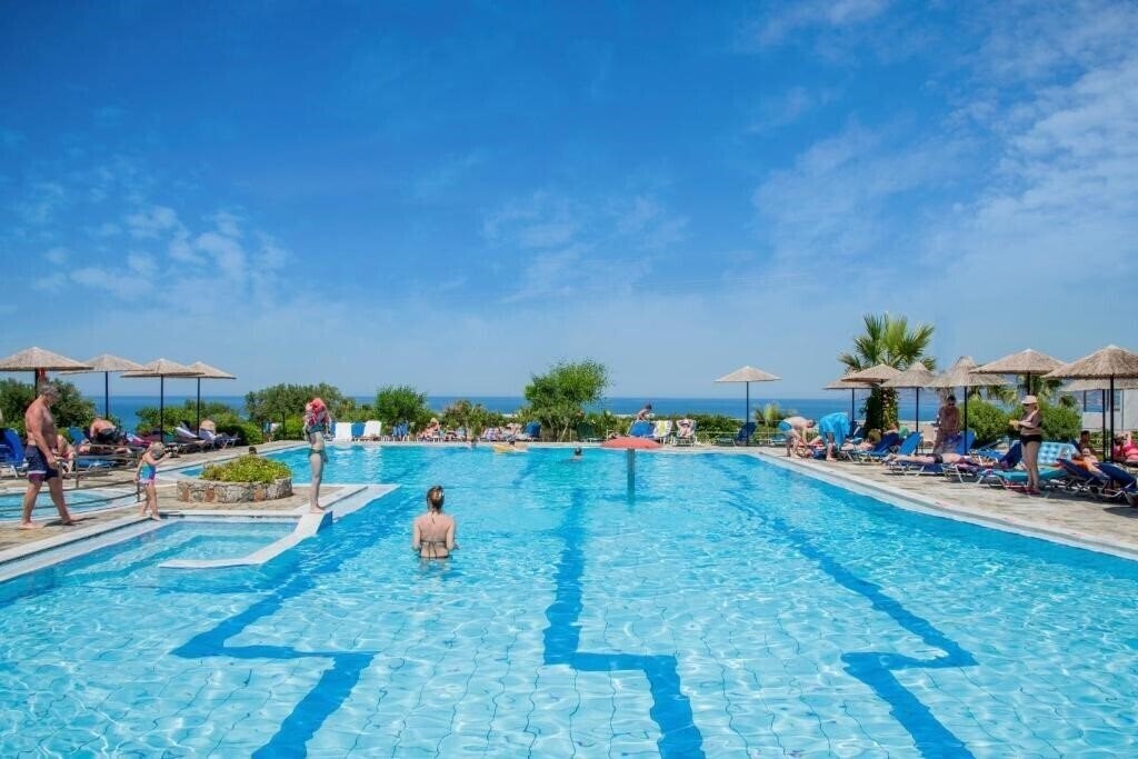 Апартаменты Semiramis Village Hotel 4*