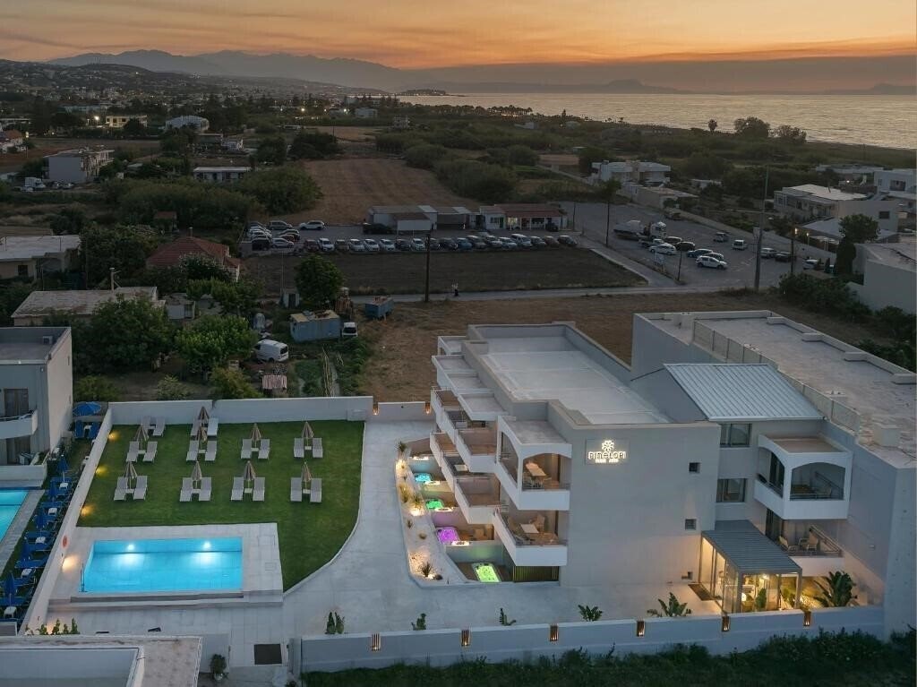 Апартаменти Pinelopi Hotel 3*